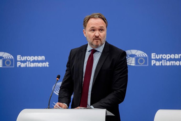 Archivo - El comisario de Energ&iacute;a, Dan Jorgensen, durante una rueda de prensa en Estrasburgo.