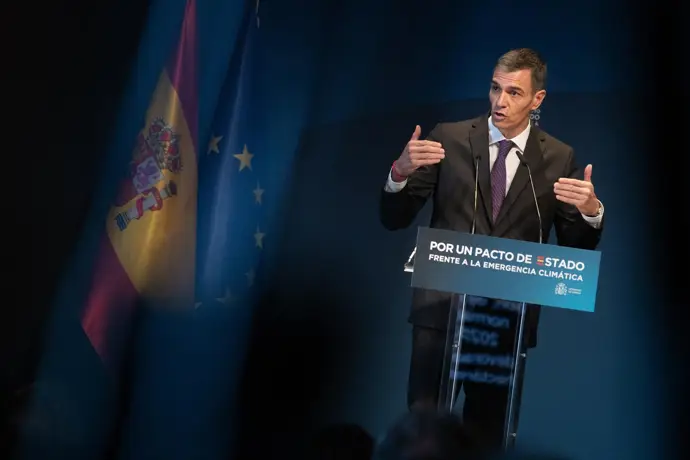 Sánchez critica a la Comunidad de Madrid por la "asfixia económica" del Círculo de Bellas Artes