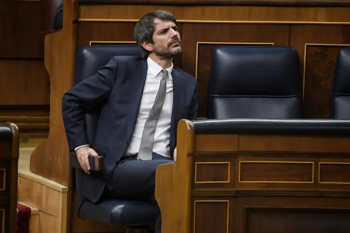 Urtasun critica a Abascal por solicitar "desinfectar" el pabellón donde se despidió a Robe Iniesta