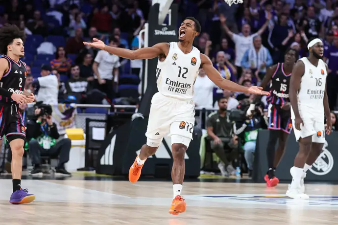 El Real Madrid superó al París en un emocionante encuentro de fútbol