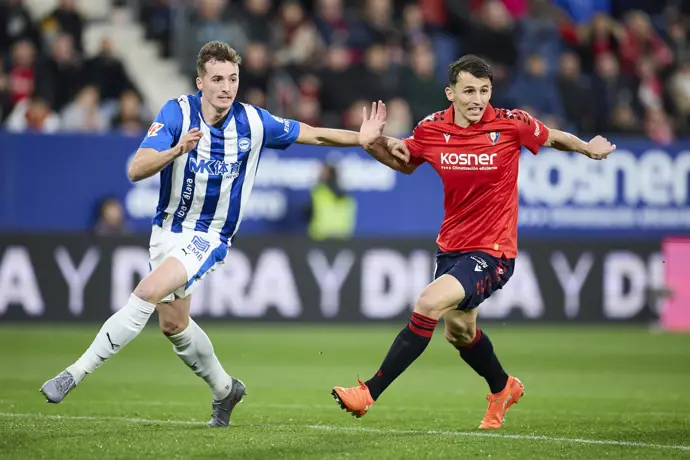 Dos goles de Budimir complican al Alavés y el Celta empata nuevamente en Oviedo