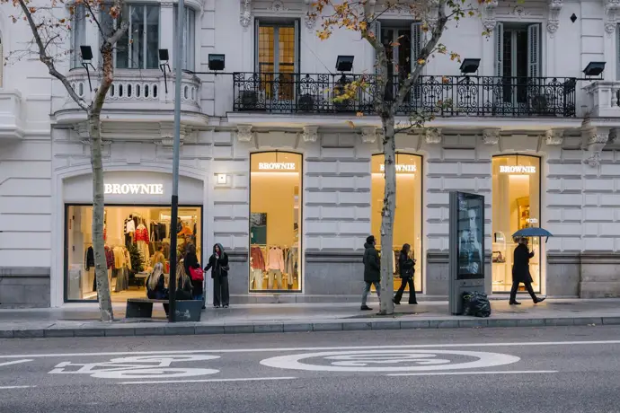 La marca de moda Brownie alcanza las 120 tiendas con la inauguración de su flagship en Madrid
