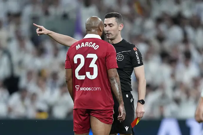 Marcao, castigado con seis partidos de suspensión tras su expulsión ante el Real Madrid.