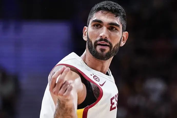 Santi Aldama y Hugo González celebran sus recientes éxitos en la NBA con gran entusiasmo y orgullo