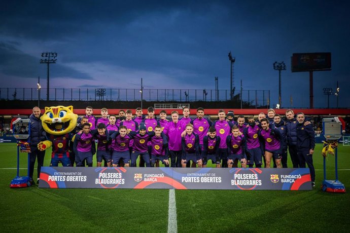 Entrenamiento de puertas abiertas del FC Barcelona en el Estadi Johan Cruyff, el 29 de diciembre de 2025