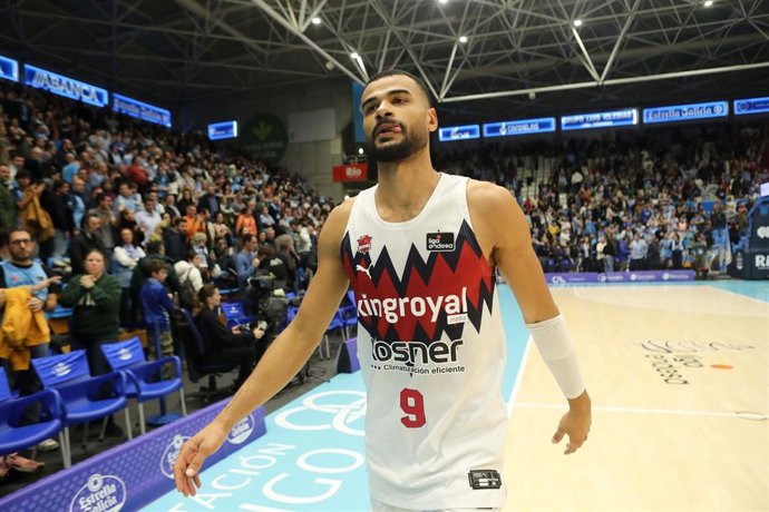 El Kosner Baskonia de Luwawu-Cabarrot (imagen) se lleva el triunfo ante el R&iacute;o Breog&aacute;n en el Pazo Provincial dos Deportes de Lugo