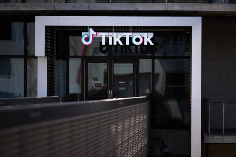 La Comisión Europea aprueba los compromisos de TikTok para cumplir la ley digital y sus retos