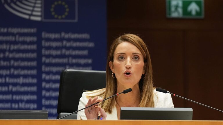 Metsola solicita medidas contra un régimen iraní que se encuentra en sus últimos momentos