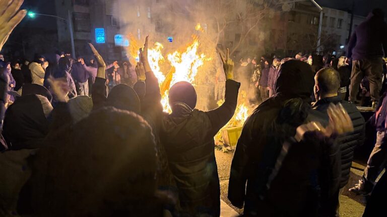 Protestas en Irán: se comparten vídeos tras la restauración del acceso a internet