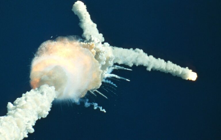 La NASA recuerda a los siete astronautas del Challenger muertos en el despegue del transbordador hace 40 años