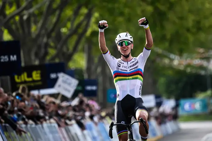 Tadej Pogacar conquista el Olimpo del ciclismo en 2026, marcando una era de dominio y valentía