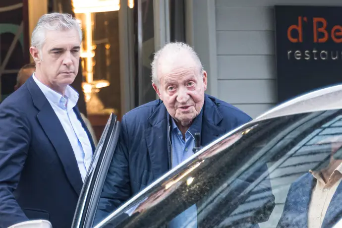 El ex rey celebra su 88 cumpleaños en el exilio mientras el regreso a España sigue incierto