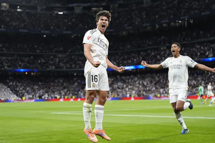 Gonzalo se viste como Mbappé para impresionar a sus amigos en el partido del barrio