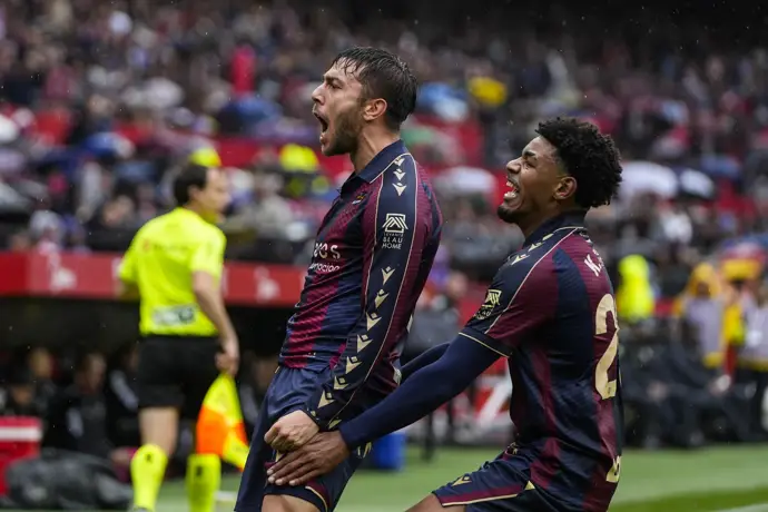 Levante y Girona generan la primera frustración del año en el Pizjuán y Son Moix