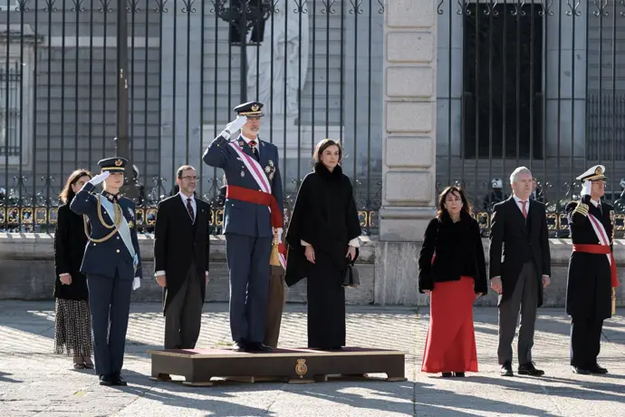 Robles advierte a EE. UU. que "no existen acciones legítimas fuera del marco del derecho
