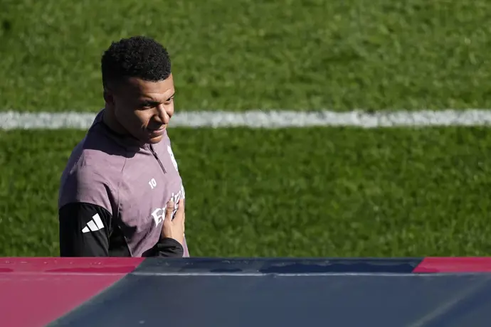 Mbappé no se trasladará a Arabia Saudí para el partido programado esta semana