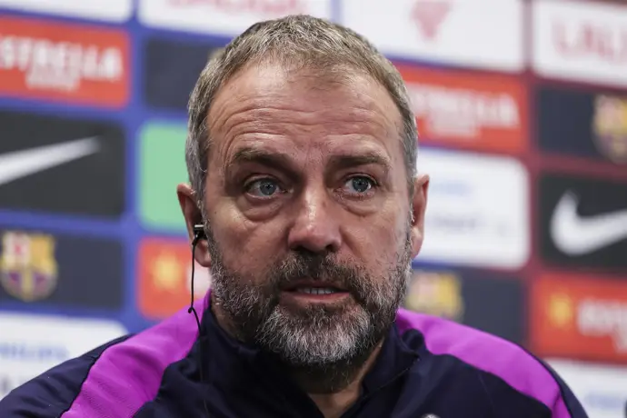 Hansi Flick: "Lo de Cancelo aún no es oficial, pero me alegraría su llegada