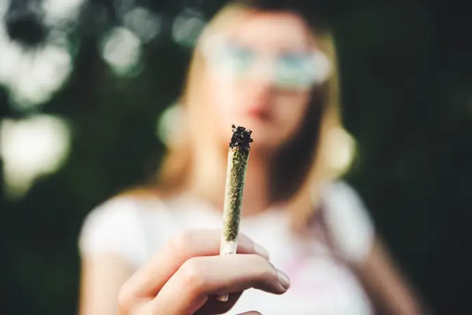 el consumo ocasional de cannabis y sus posibles efectos en la salud de los adolescentes