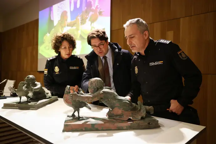 La policía recupera para el museo arqueológico dos esculturas romanas donadas por un
