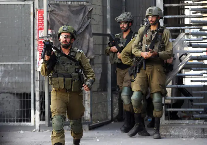 Las fuerzas israelíes inician una amplia operación antiterrorista en Hebrón, Cisjordania