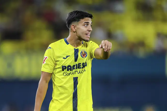 Ilias Akhomach se une al Rayo Vallecano tras renovar su contrato con el Villarreal