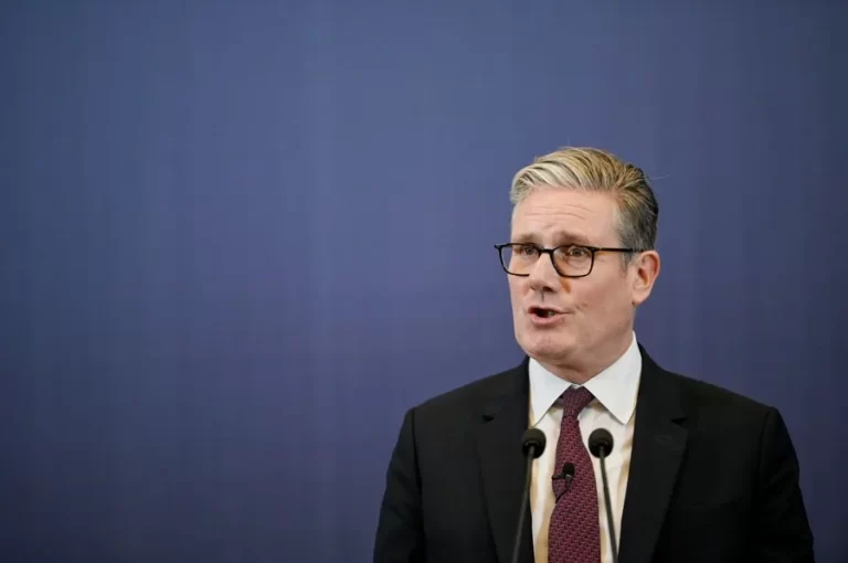 Starmer califica de errónea la decisión de Trump de imponer aranceles a Europa por Groenlandia