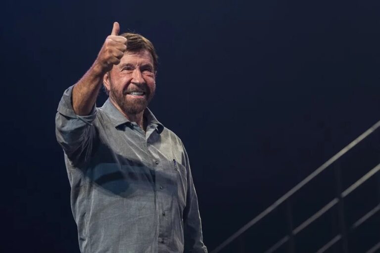 Trump lamenta la muerte de Chuck Norris: "Era un tipo de duro. No quisieras pelear con él"