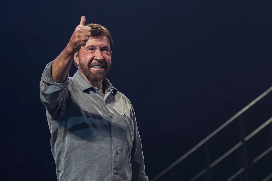 Trump lamenta la muerte de Chuck Norris: "Era un tipo de duro. No quisieras pelear con &eacute;l"