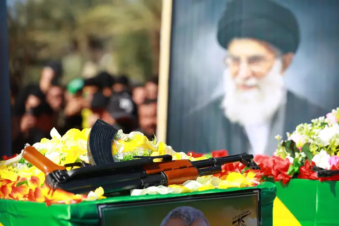 Ayatolás y legisladores iraníes solicitan acelerar el proceso para elegir al nuevo líder supremo