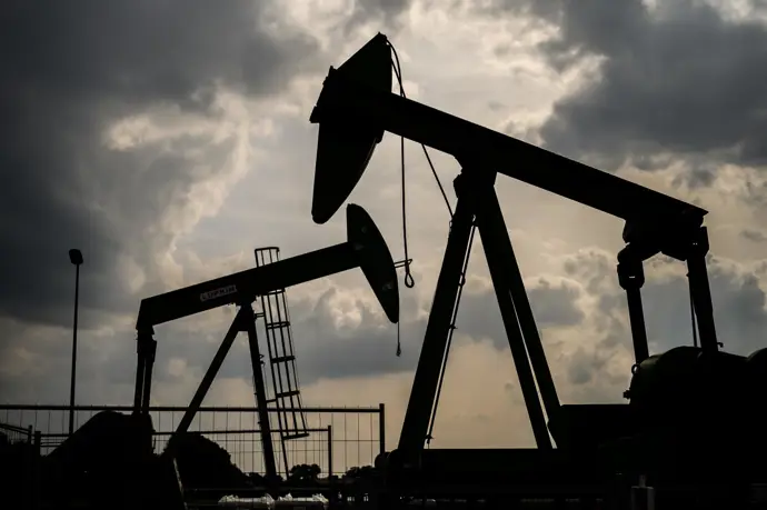El barril de petróleo pierde valor y cae por debajo de 100 dólares tras la cumbre del G7