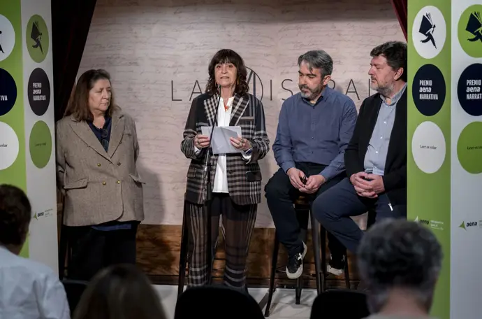 Vila-Matas, Abad Faciolince, Fernández, Giralt Torrente y Schweblin, finalistas del nuevo premio