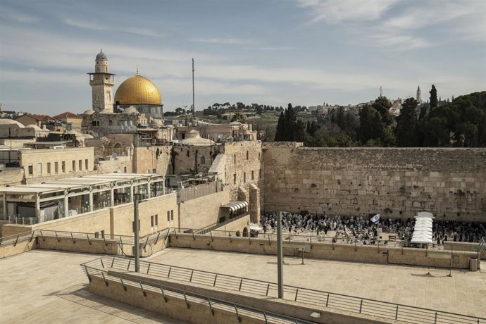 Archivo - Vista del Muro de las Lamentaciones en la ciudad de Jerusal&eacute;n