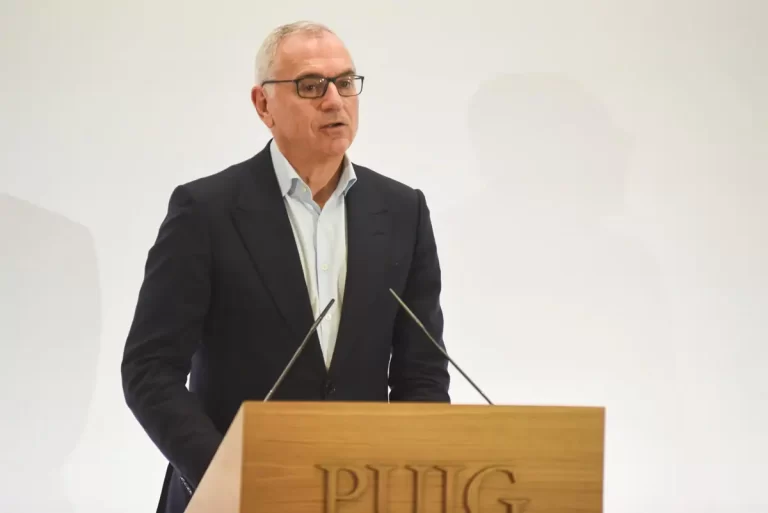 Puig repunta casi un 13% ante la posible fusión con Estée Lauder, que desciende un 9,79%