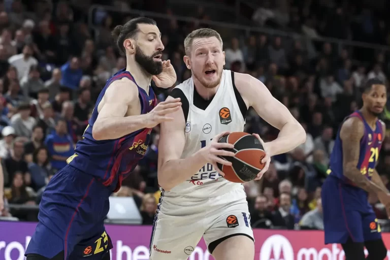 El Barça sigue soñando tras el duelo ante el Efes de Laso en una intensa contienda