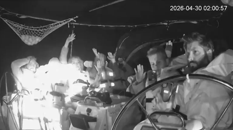 Israel detiene a 175 activistas, entre ellos varios españoles, al abordar la flotilla en el mar