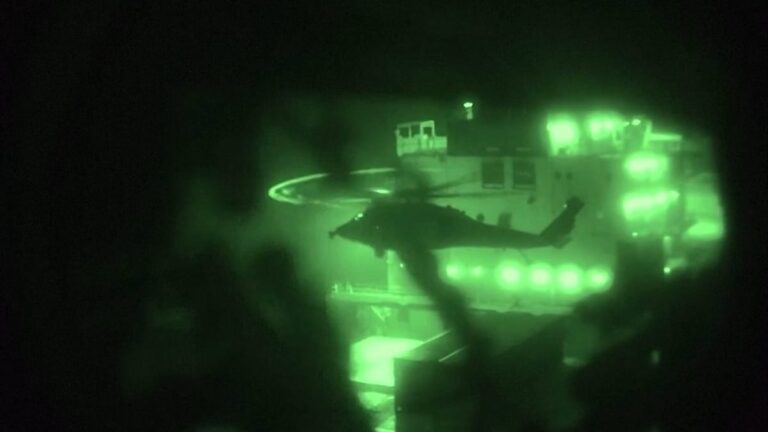La Marina de EE.UU. intercepta y captura un carguero iraní en alta mar