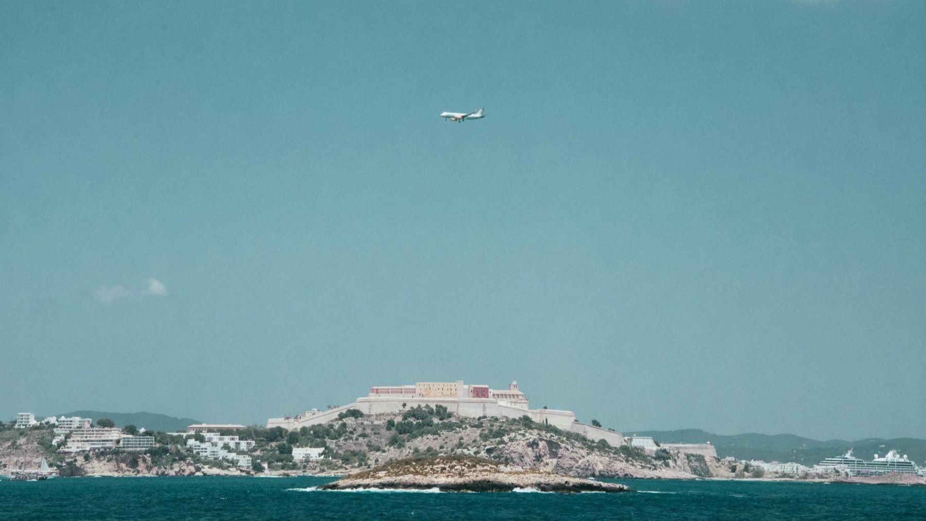 Ampliación del aeropuerto de Ibiza genera oposición ecologista por su impacto ambiental