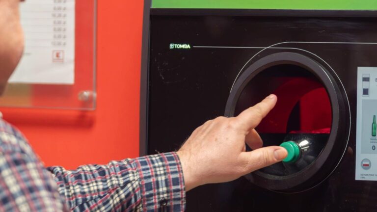 El proyecto de depósito y retorno podría revolucionar el reciclaje en España