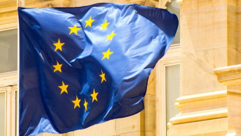 La UE establece un método único para medir emisiones del transporte y frenar el ecopostureo