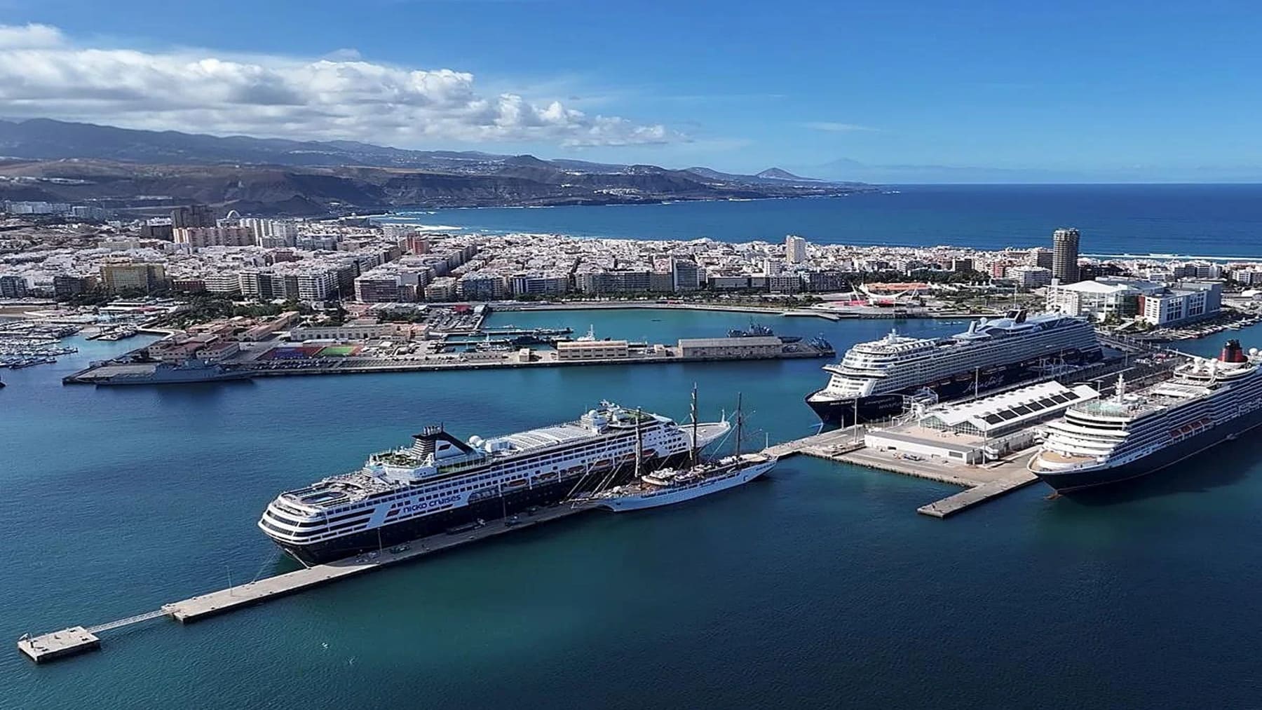 Canarias solicita a Bruselas mayor flexibilidad en tasas de CO2 para sus puertos