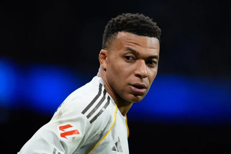 mbappé se muestra inconsistente en otra temporada complicada