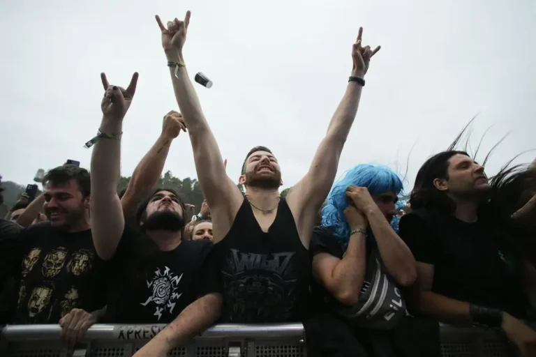OCU solicita a festivales en España que subsanen irregularidades en la normativa de consumo