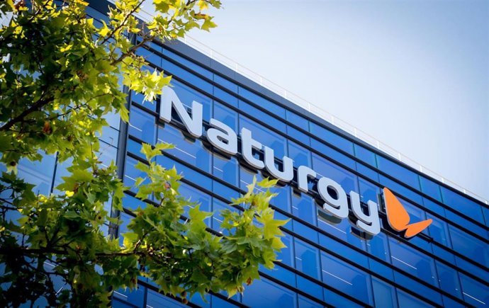 Archivo - Edificio de Naturgy en Madrid.