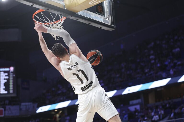 Hezonja lidera la victoria del Real Madrid frente a UCAM Murcia y asegura el primer puesto