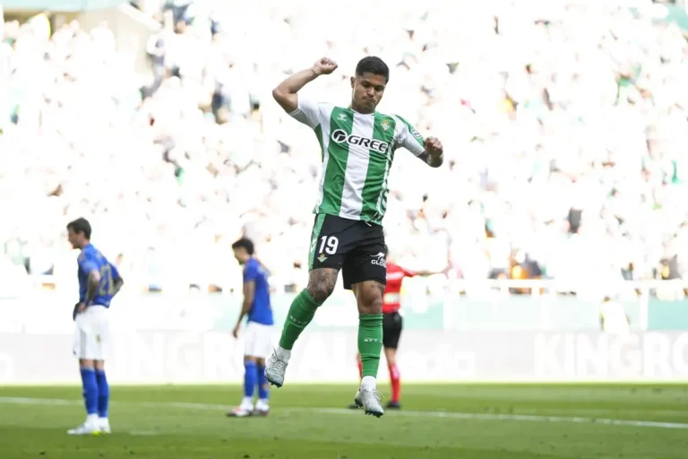 El Betis contesta al Celta por el quinto puesto y el Rayo cumple en la Liga