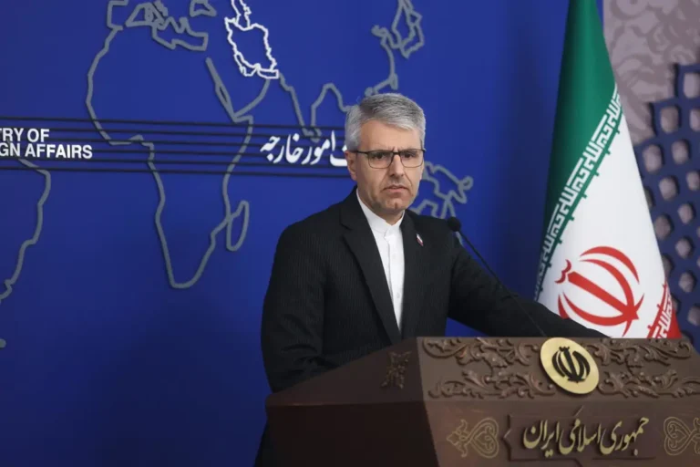 Irán solicita a EEUU que renuncie a sus exigencias irrazonables para un acuerdo para la paz