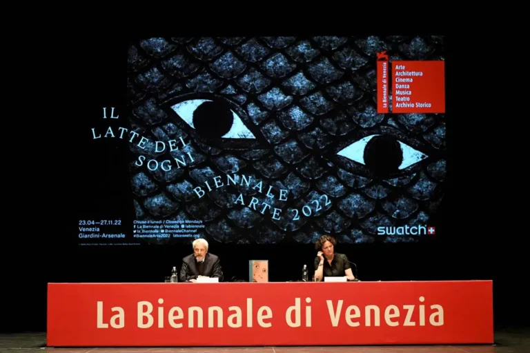 Bruselas intensifica su exigencia para excluir a Rusia de la Bienal de Venecia