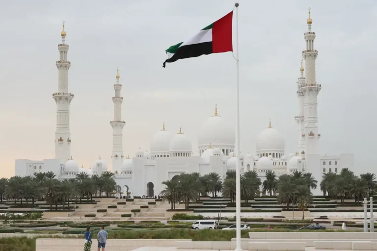 Emiratos detiene misiles y drones iraníes en nuevas interceptaciones