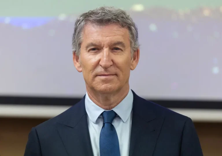 Feijóo apoya a Clavijo en la crisis y exige al Gobierno información veraz sobre la situación