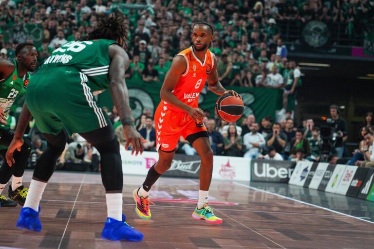 El Valencia Basket vence al Panathinaikos en Atenas y fuerza el quinto partido